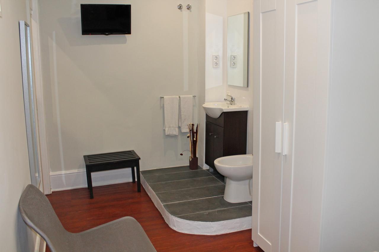 Quarto Duplo com Banheiro Compartilhado