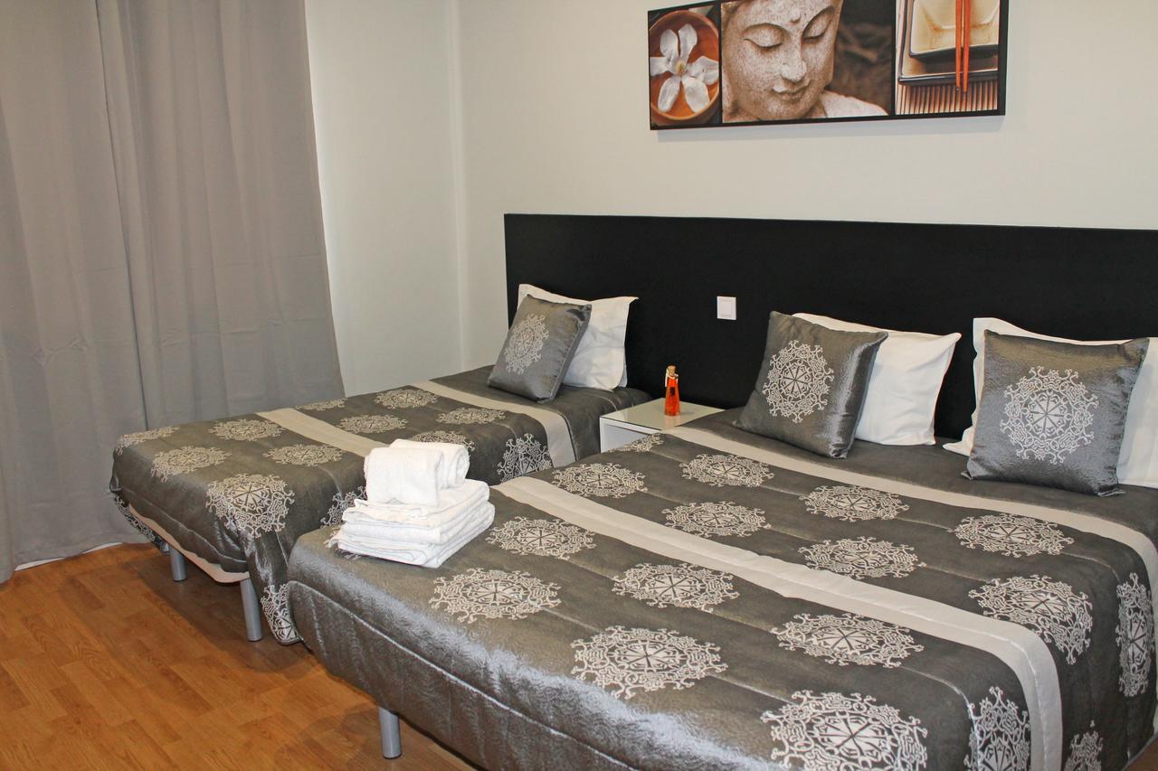 Quarto com 2 Camas de Solteiro